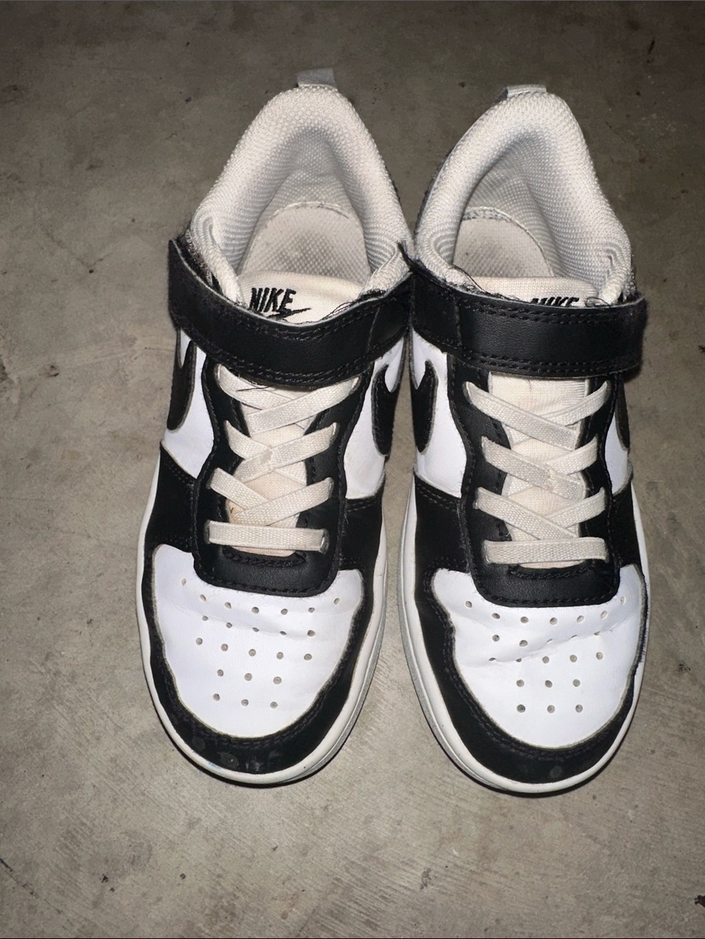 Nike Kids Black and White size 12.5